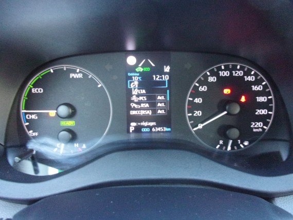 TOYOTA Yaris TOYOTA YARIS-011.jpg